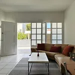 White House With Garden And Bbq In Strovolos * Nicosie