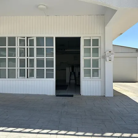 White House With Garden And Bbq In Strovolos Λευκωσία