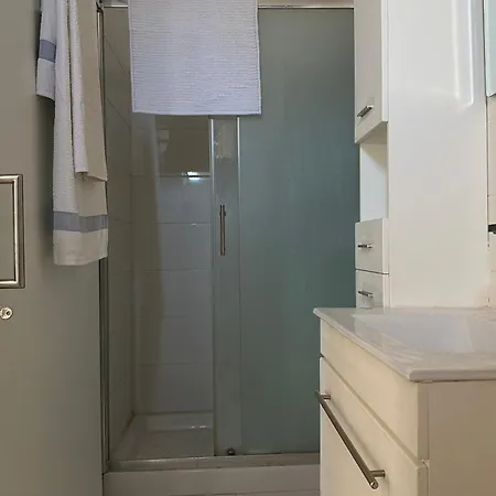 White House With Garden And Bbq In Strovolos *