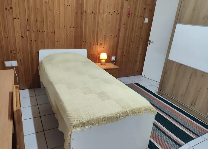 White House With Garden And Bbq In Strovolos