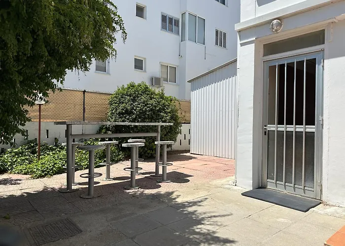 公寓 White House With Garden And Bbq In Strovolos 尼科西亚