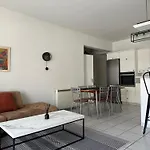 아파트 White House With Garden And Bbq In Strovolos *