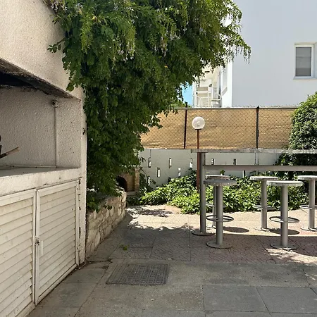 Апартаменты White House With Garden And Bbq In Strovolos *