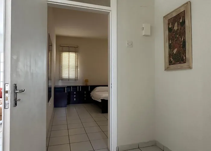 White House With Garden And Bbq In Strovolos