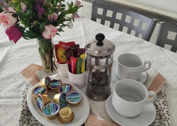 White House With Garden And Bbq In Strovolos Апартаменты *